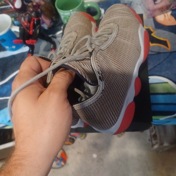 Kids Jordan's size 1 5y great used shape - Picture 3 of 4